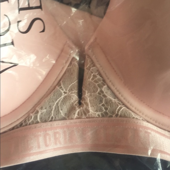Victoria’s Secret Bra Very Sexy Logo Plunge - Picture 5 of 7